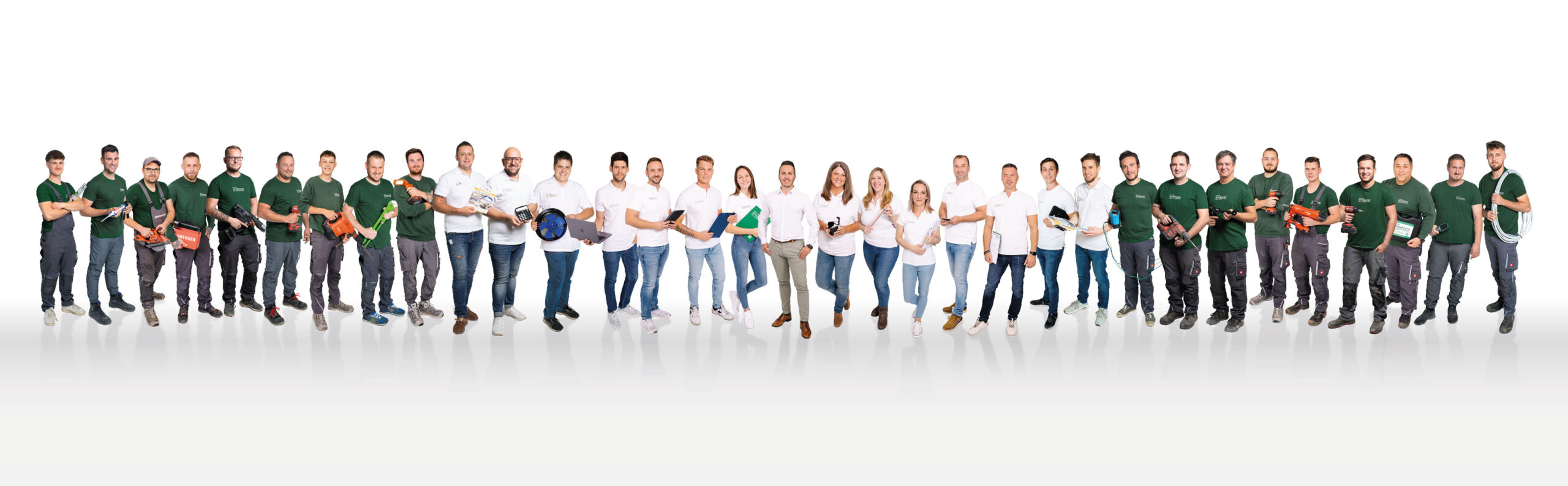 STEIRERTECH Haustechnik - Headerbild Startseite Team NEU WEB scaled HKLS - Techniker (m/w/d) Alles rund um Heizung, Wasser, Lüftung und Elektro